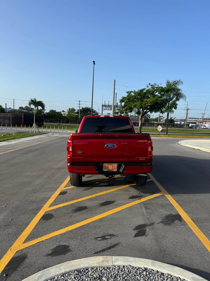2022 Ford f150 supercrew cab XLT 3.5L TURBO 4×4 3