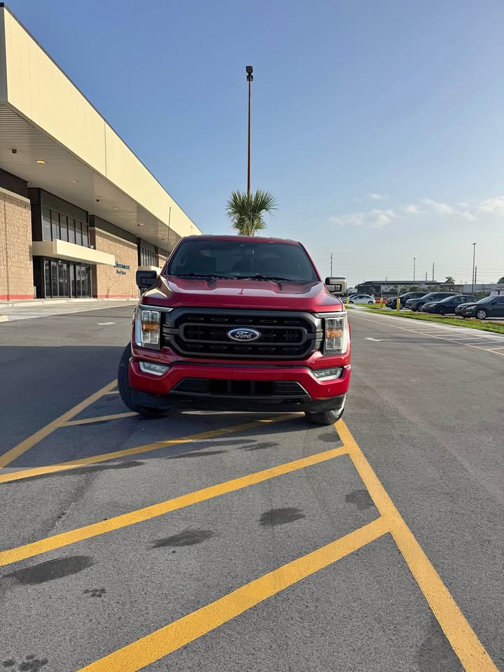 2022 Ford f150 supercrew cab XLT 3.5L TURBO 4×4