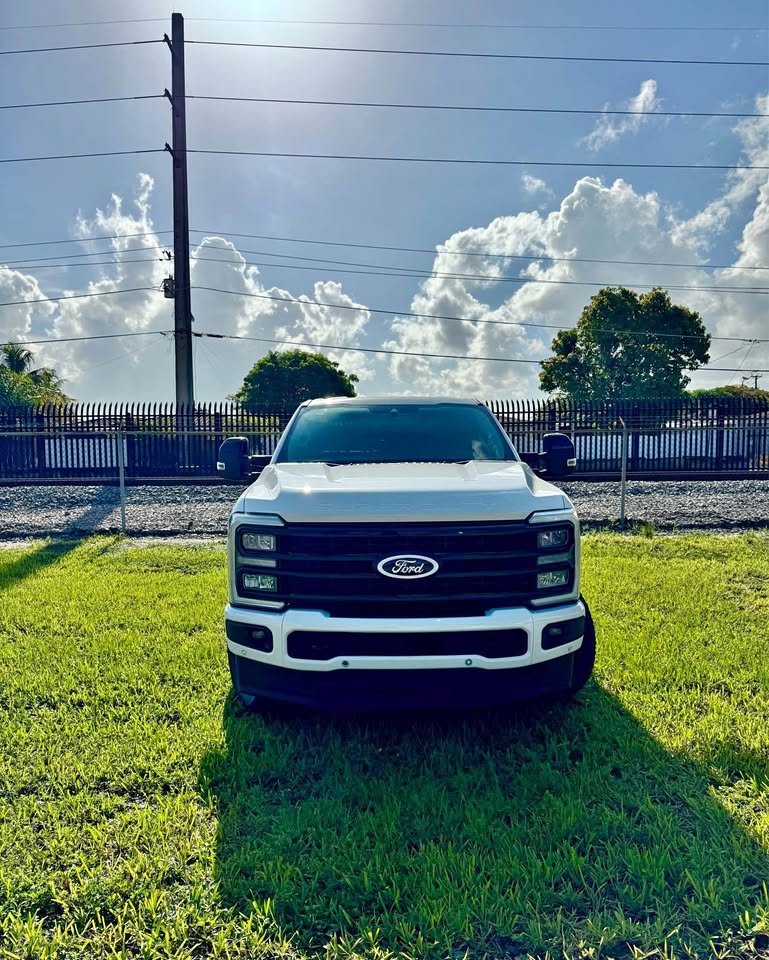 2024 Ford f250 super duty crew cab Lariat 6.7L